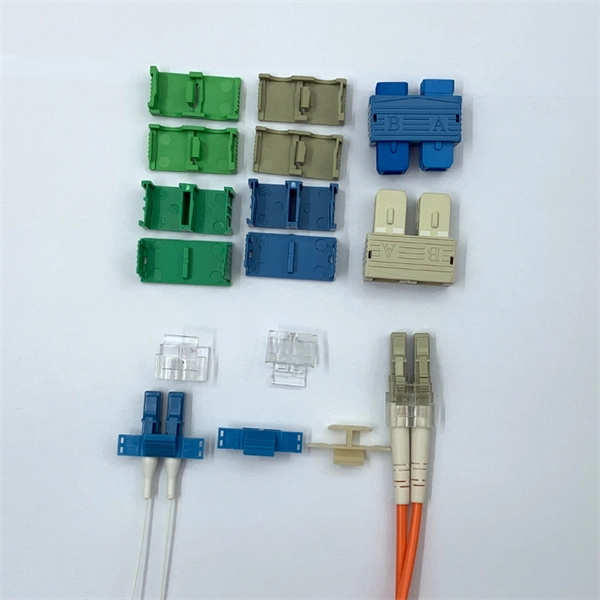 External distribution box connected to the distribution cabinet